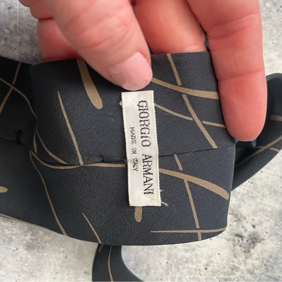 Giorgio Armani Vintage 1980’s Slim Silk Tie - Picture 2 of 5